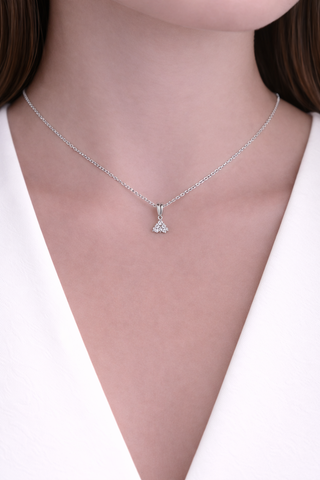 Pendentif Boules Triangle en or blanc 14 kt avec diamants, vue 3