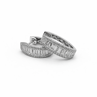 Boucles d'oreilles Huggies en or blanc 18 kt avec diamants, vue 2