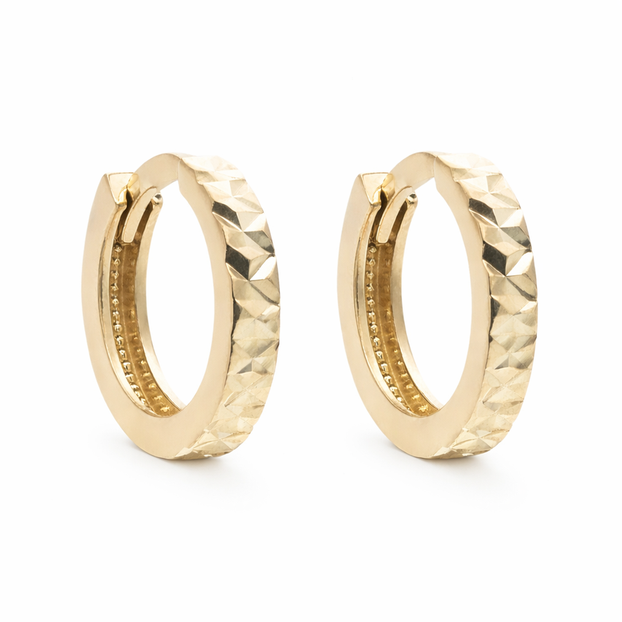 Boucles d'oreilles Huggies en or jaune 10 kt coupe diamant